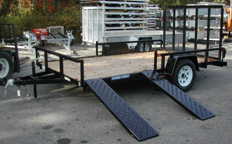 2014_SURETRAC-ST8212TATV-B-030_side ramps.JPG